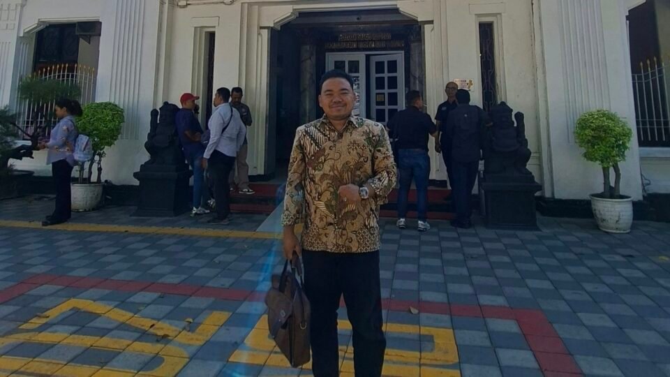 Pengacara Jaka Prima, S.H., M.H., M.Pd., kuasa hukum PT Parahita Intiraya dalam gugatan dugaan wanprestasi terhadap PT Rexline Engineering Indonesia senilai Rp6,4 miliar.